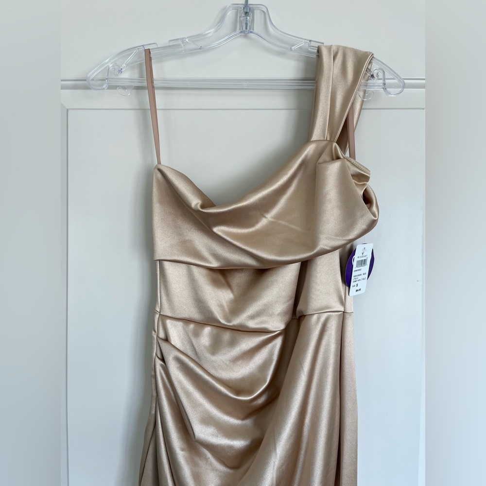 Windsor Kathie Formal Satin One-Shoulder Dress Size Small Gold